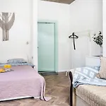 House 22a Aparthotel