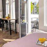 Aparthotel House 22a 3*