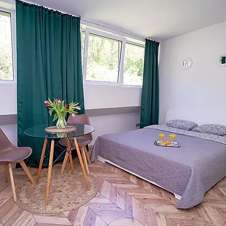 Aparthotel House 22a 3*