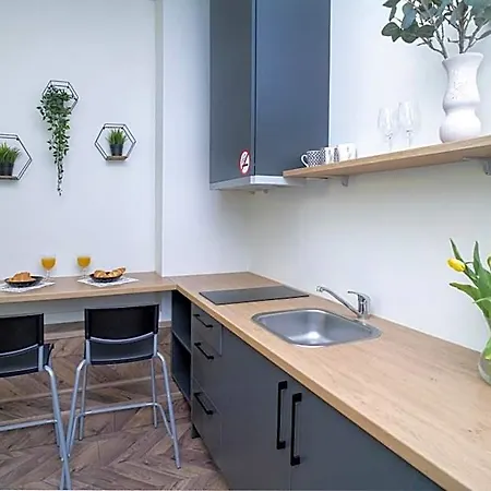 House 22a 公寓式酒店 3*